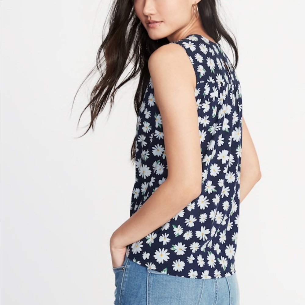 NWOT Sleeveless Daisy Print Tie Hem Top - Picture 7 of 8